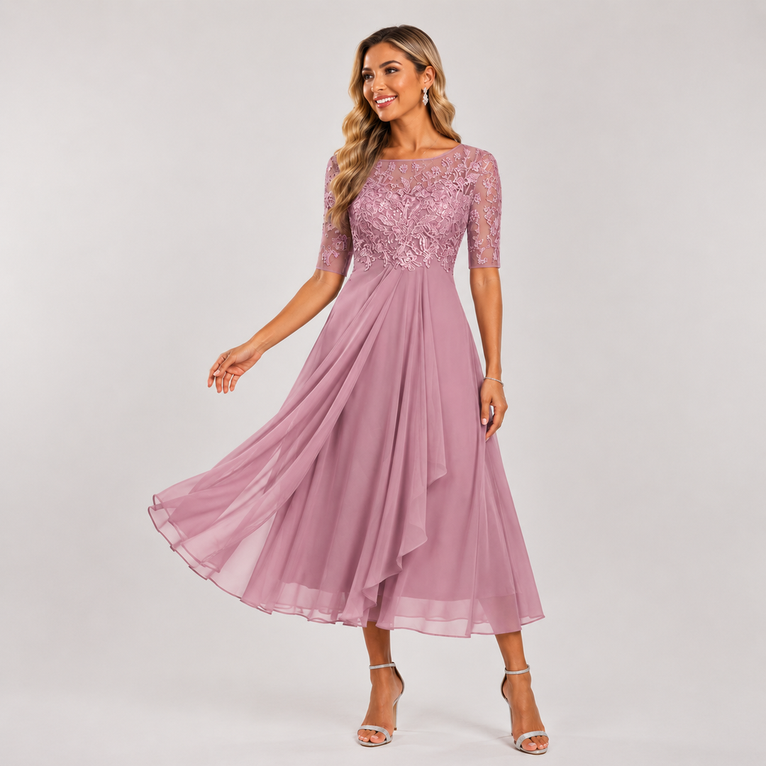 Zaria – The Flattering Lace Midi Dress