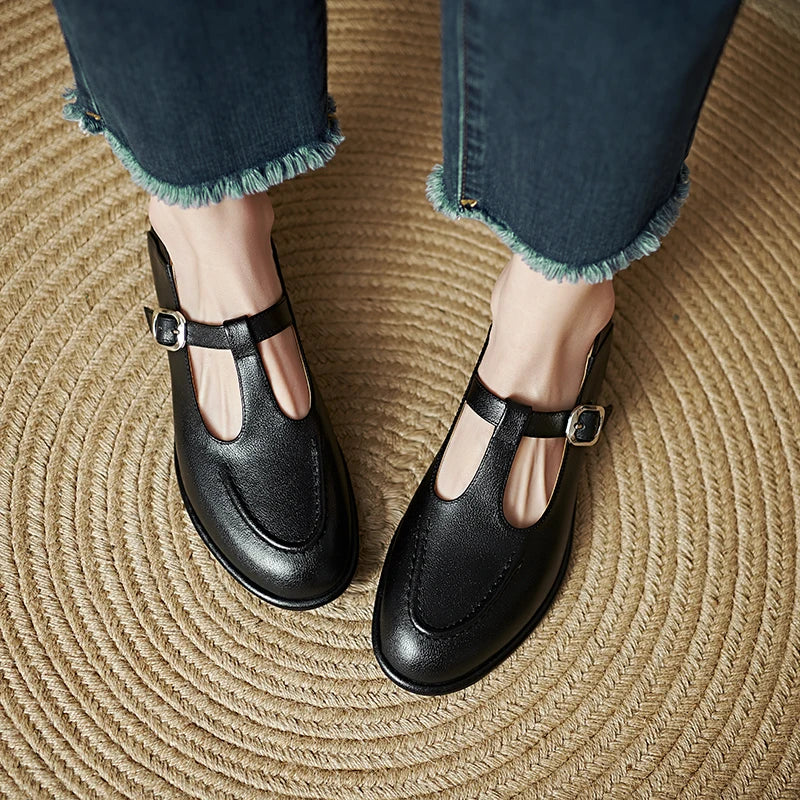 Low Heeled Pumps